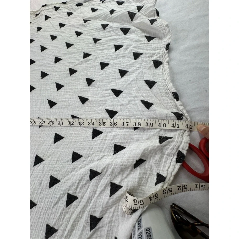Modern Black Triangle Print White Cotton‎ Muslin Baby Swaddle Blanket 40x42